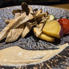 炭焼き きのこの味噌バーニャカウダ