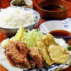 大分名物！中津唐揚げと鶏天のダブル定食900円ばい！