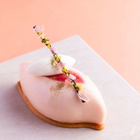 見た目にも美しいデザートをご堪能ください♪