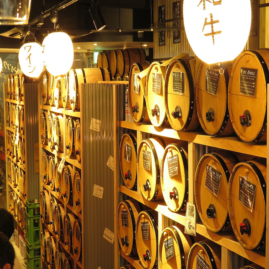 50種の樽ワインが飲み放題！！お値段驚愕の30分290円！！※金曜祝前日390円