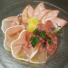生ハムサラミ盛り合わせ