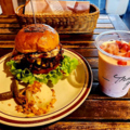 料理メニュー写真&nbsp;素材の旨味が凝縮！こだわりが詰まった極上の本格バーガー