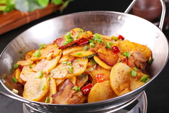 じゃが芋スライスとベーコンの辛味焼き鍋