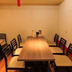 二次会など、数人でちょっと飲みたい時にもおススメです♪落ち着いた雰囲気の店内は盛り上がった2次会のムードをより楽しくさせてくれるでしょう☆