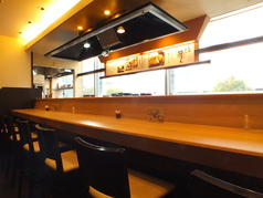 カウンター席あります。