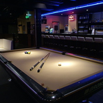 ビリヤードは30分700円で楽しめます。