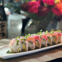 本ズワイ・まぐろ・海老巻き Snow C rab with Tuna and Shrimp Roll with Sweet Chili and Curry Sauce