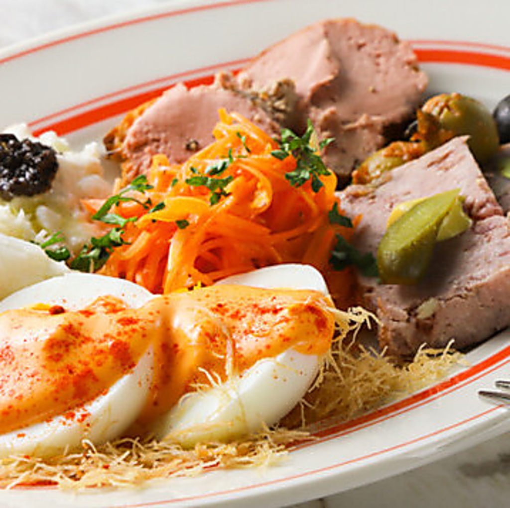 本格フレンチを少量多皿でご用意。様々な料理をご堪能いただけます。