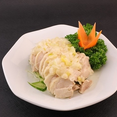 蒸し鶏肉のネギソースがけ