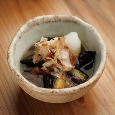 茄子の揚げ出し炭香る鰹節