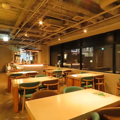 牡蠣屋 Wine&Sakeの雰囲気3