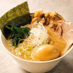 全部のせ!背脂煮干しラーメン