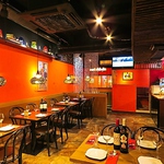 ゆったりとしたソファー席が魅力です！カップルでも飲む事ができるお席は魅力の一つ！