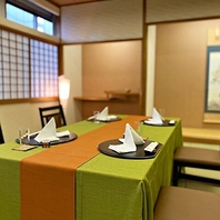 伝統的な和の要素が息づく店内で、心が安らぐ体験を