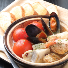 海鮮アヒージョ バケット添え