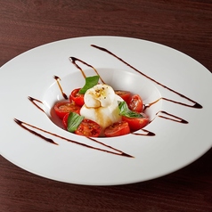 ブラータチーズのカプレーゼ