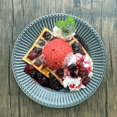 フランボワーズレアチーズワッフル