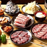 【横浜関内でのご宴会なら】24名様からの貸切も随時受付中！仕切りがない店内では、みんなの顔が見渡せて貸切にはもってこいです♪歓送迎会やその他プライベートの宴会など、多岐にわたってご利用いただけます。皆さんでジンギスカン鍋を囲んで、楽しい時間を過ごしてみてはいかがですか。