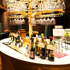 常時60種類以上のワインが好きなだけ飲み放題☆