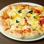 熱々のピッツァが焼き上がる豊潤で香ばしい香り。ひと口食べれば心も体も満たされる幸せが広がります