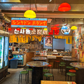 新大久保韓国横丁シンサドンホランイ食堂八戸店の雰囲気1