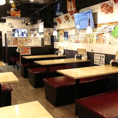 店内入って左側のフロアは最大で60名様ほどで貸切可能。