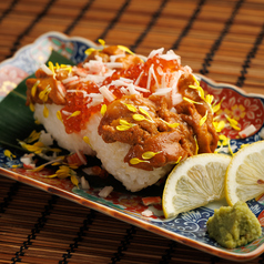 どっさり雲丹とほぐし蟹の宝石寿司