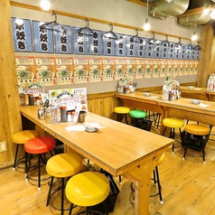 【活気溢れる店内で貸切宴会】水炊き・焼き鳥等の鶏料理を存分に楽しめる居酒屋です!お酒も1杯329円の生ビールから日本酒、焼酎等、各種取り扱っております!