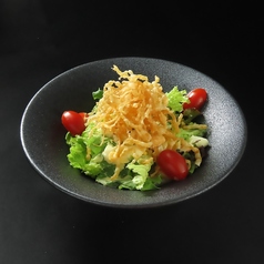 たっぷり野菜とパリパリサラダ