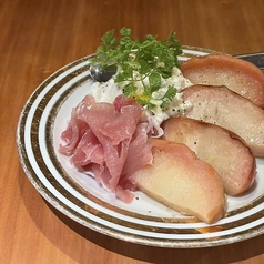 旬のフルーツを使用した創作料理が楽しめる