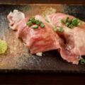料理メニュー写真&nbsp;肉寿司二貫