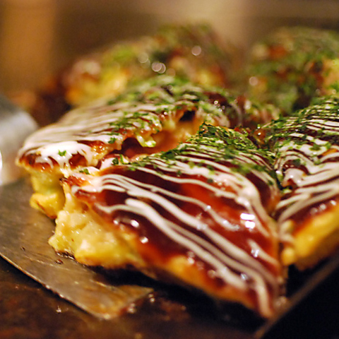 本場大阪のお好み焼き・肉・海の幸…さまざまな料理の鉄板焼きが楽しめる！