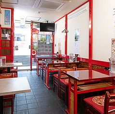 【貸切　最大34名様OK！】店内ひろびろで、普段使いから各種宴会利用など幅広いシーンにご活用できます。団体様も最大34名様までご案内可、貸切ご希望の際はお気軽にご相談ください。