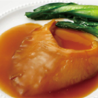 《上海》フカヒレの姿煮込み