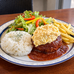 国産和牛の手ごねハンバーグとたっぷり卵フィリング