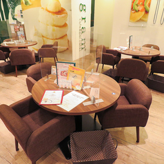 2～4名様まで座れる丸テーブルのお席。