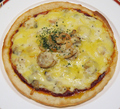 料理メニュー写真&nbsp;シーフードクリームピザ