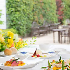 【選べるダブルメインにスペシャリテも付いた全8品】乾杯スパークリング付ランチBコース