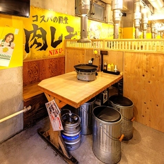 店内は使い勝手抜群のテーブル席!