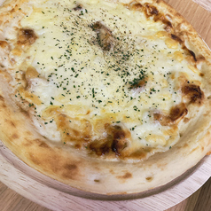 とろけるポテチーズのピザ