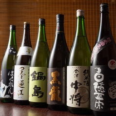 店主自ら厳選した豊富な日本酒を揃えております♪