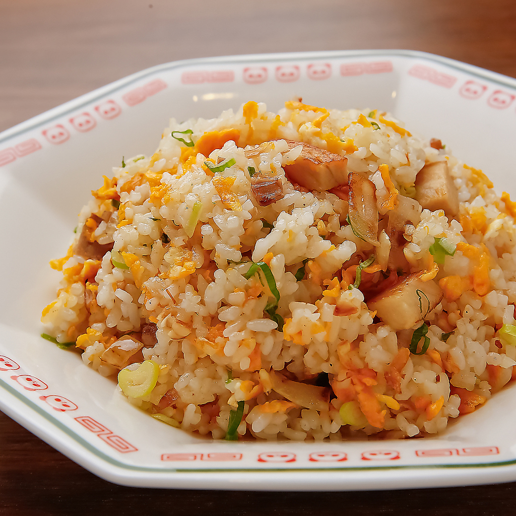 お得なセットメニューもございます！がっつりと食べたいお食事からチョイ飲みまでお気軽にご利用OK♪