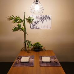 2名様でご利用できる個室席を完備しております。大切な方とのお食事にご利用ください。