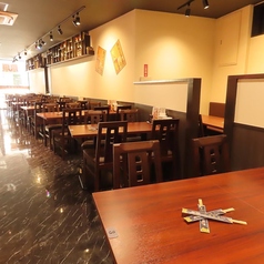 ワイワイ楽しい雰囲気のテーブル席◎