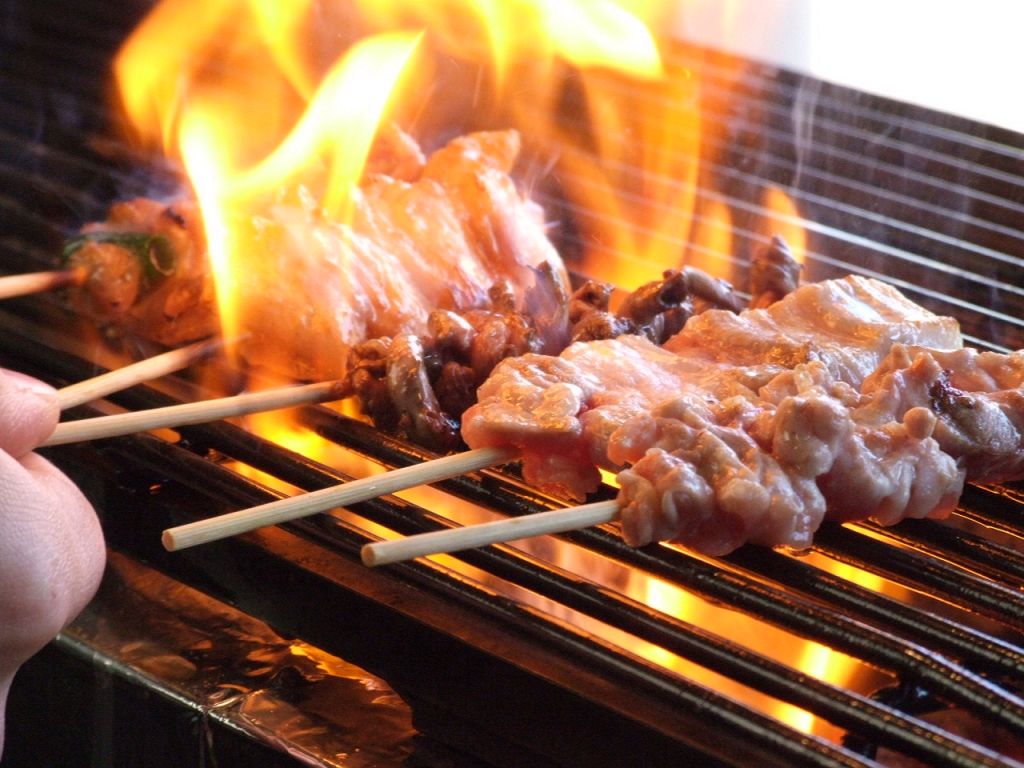 最高級備長炭で焼き上げるから、ジューシー＆香ばしい味わい。