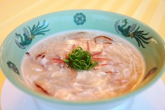 白身魚と金華ハムが入った杭州の伝統スープ
