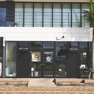 炉端焼きとしゃぶしゃぶ オーシャンBoo!北谷店の雰囲気1