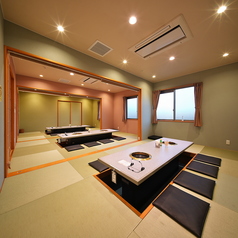 座敷が3部屋ございます。非接触・非対面でのオーダーができるタッチパネルを採用しております。「宝亭」の焼肉で、楽しいひとときを♪