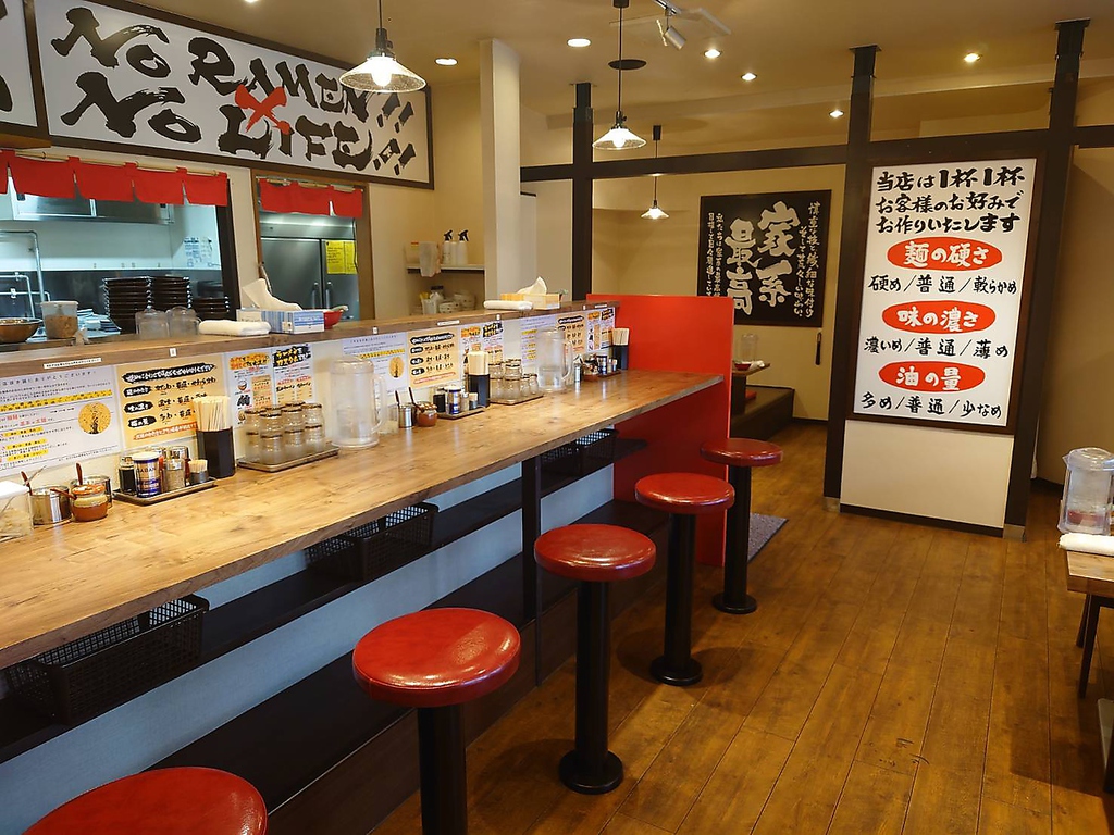 お一人様大歓迎♪仕事終わり・休憩の合間にラーメンはいかがでしょうか？ポイント利用もOK!