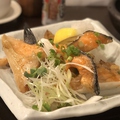 料理メニュー写真 銚子産の鮭のハラスとカマ焼き盛り（1日限定10食）